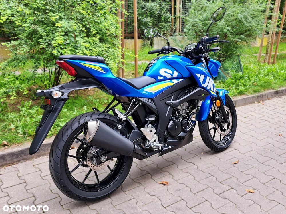 Suzuki GSX - 12