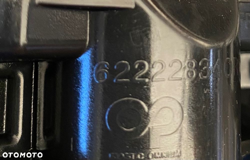 Renault Captur 2 II NOWY ! ORYGINALNY ! PRAWY ŚLIZG WSPORNIK MOCOWANIE ZDERZAKA BŁOTNIKA  PRZEDNIEGO PRAWY PRZEDNI PRZÓD W zderzak 622228340R Kaptur II - 4