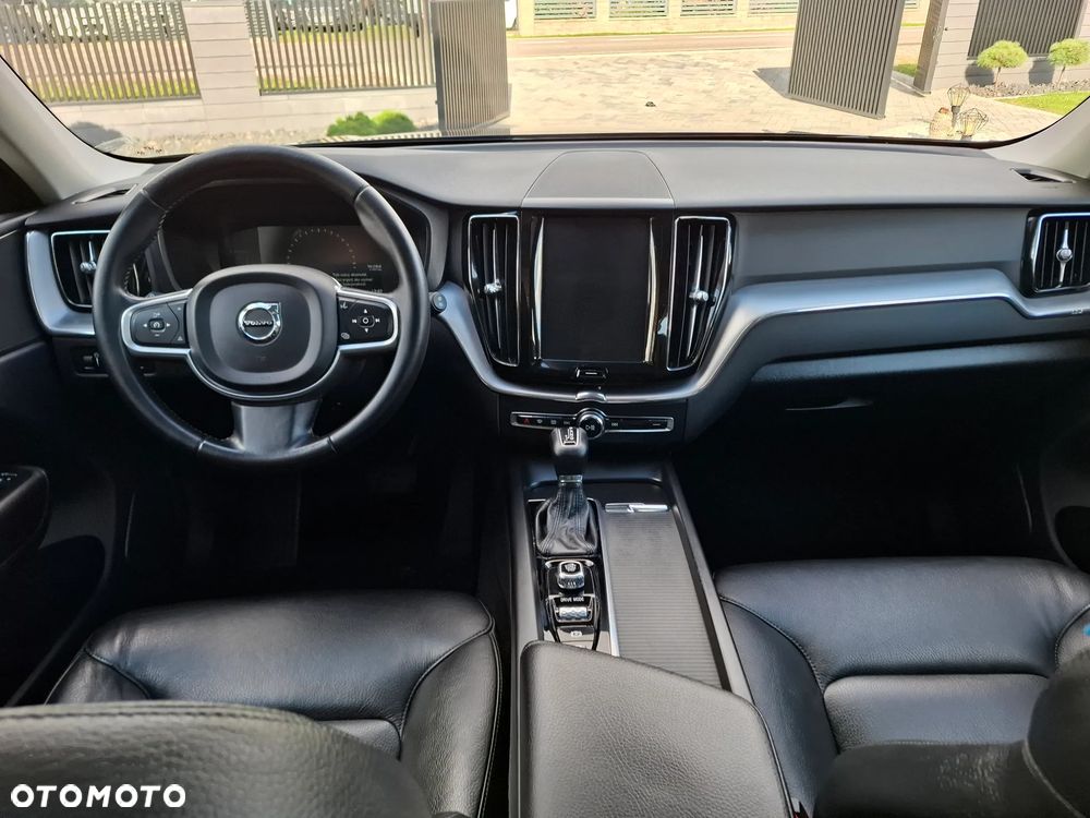 Volvo XC 60 D4 Momentum - 24