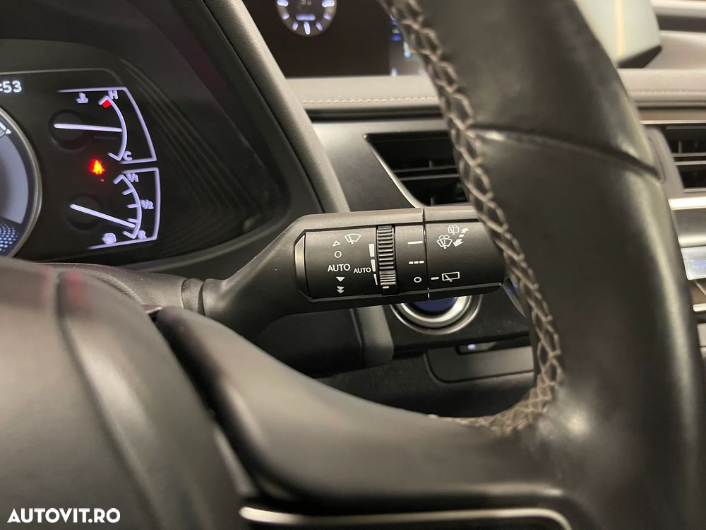 Lexus UX 250h Business Edition - 19