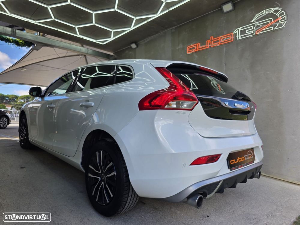 Volvo V40 2.0 D2 R-Design Momentum - 4