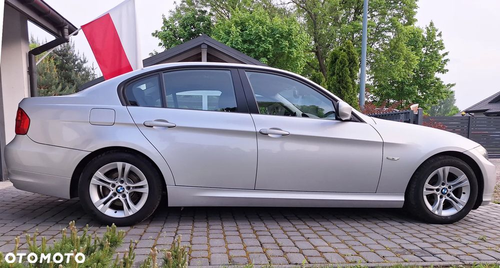 BMW Seria 3 318i - 1