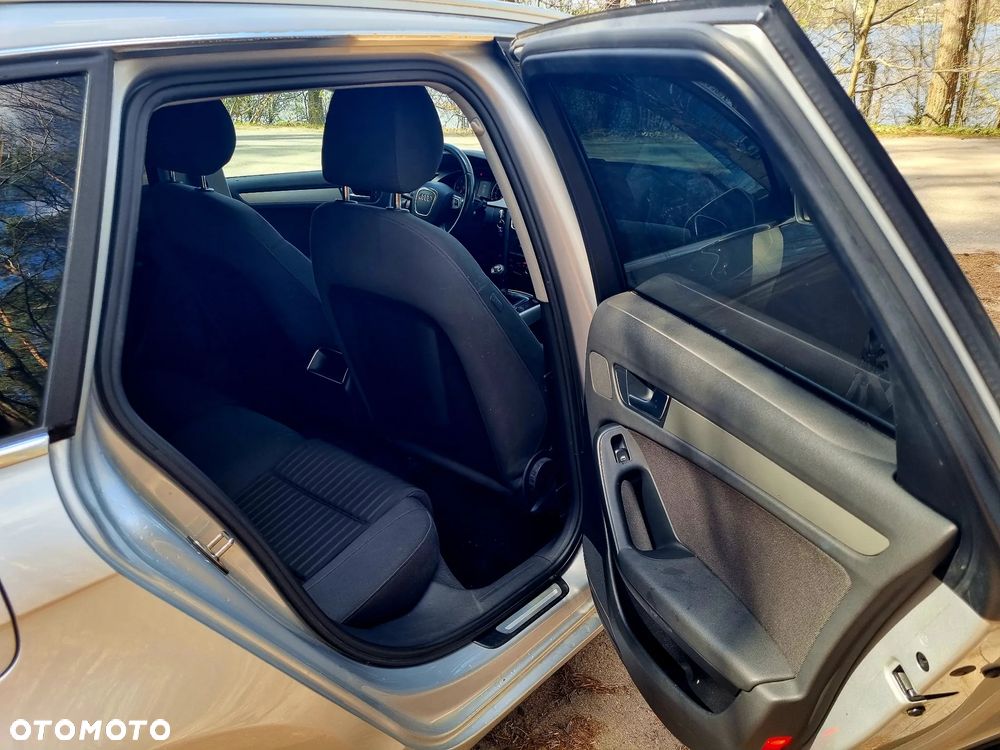 Audi A4 Avant 2.0 TDI DPF Ambiente - 11