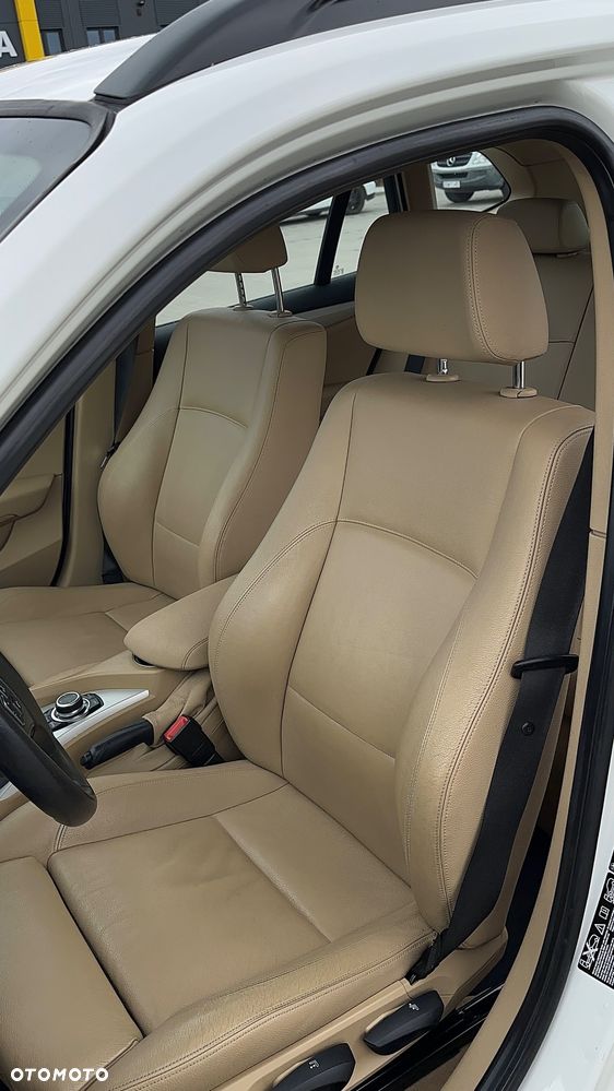 BMW X1 xDrive20d - 10