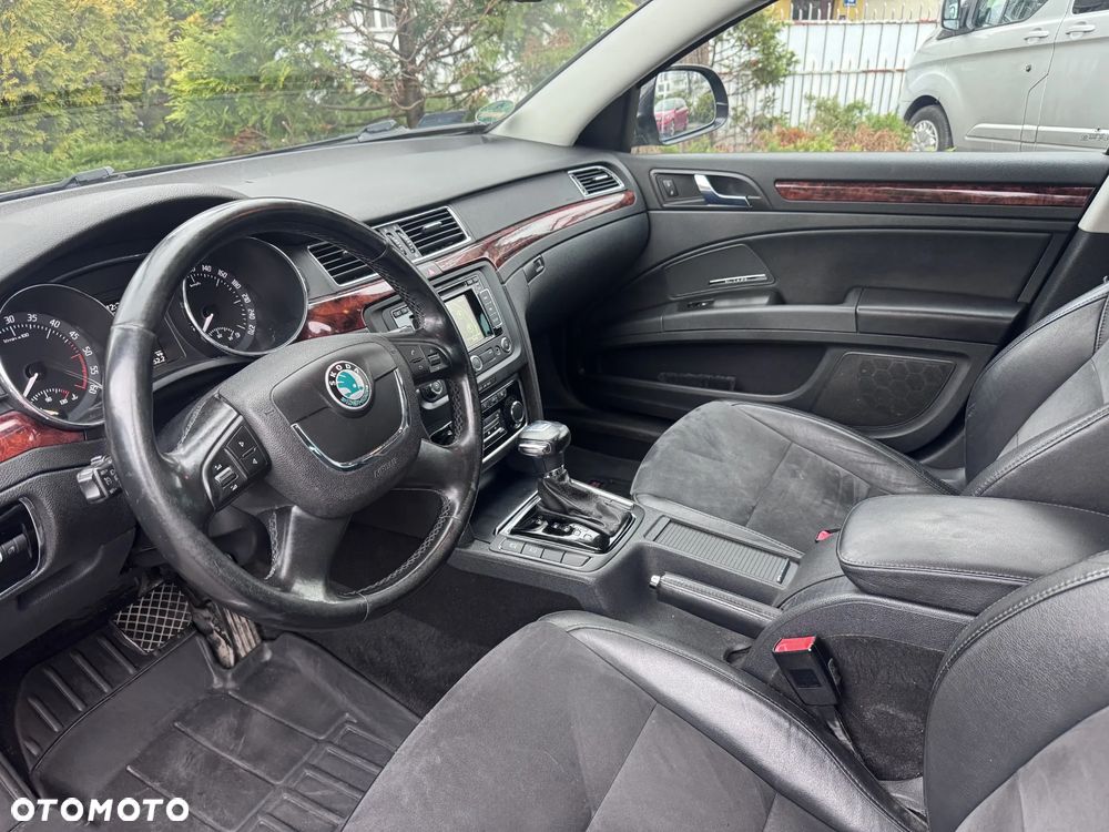 Skoda Superb 2.0 TDI DSG Exclusive - 8