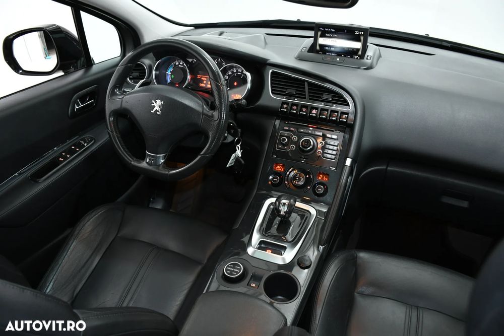 Peugeot 3008 Hybrid4 - 5