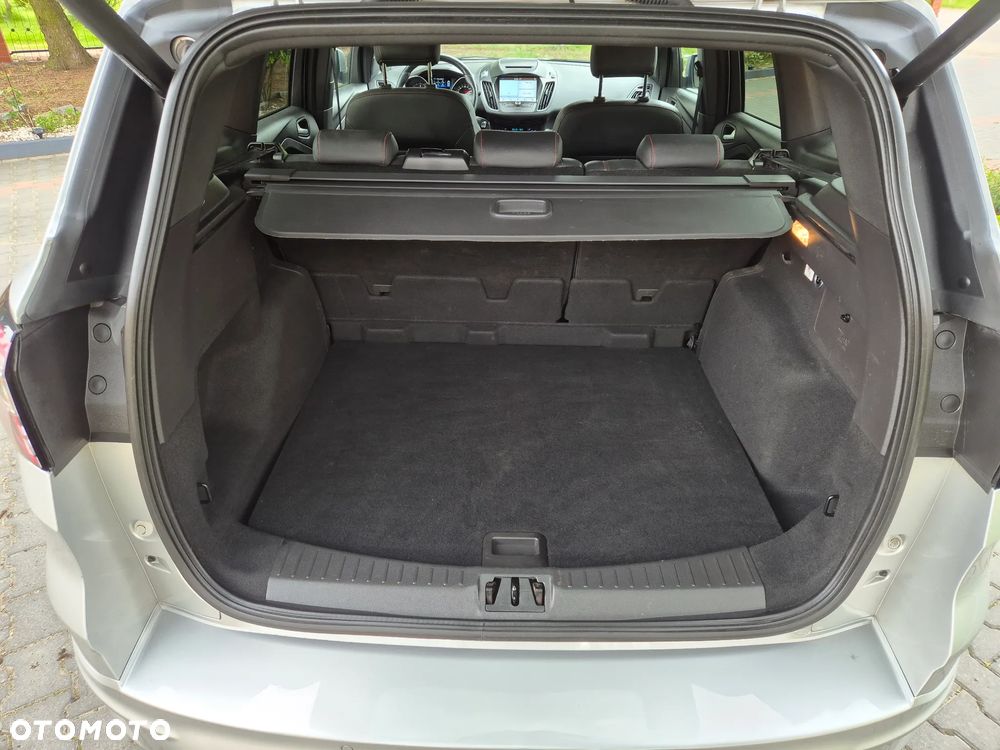 Ford Kuga 2.0 TDCi 4x4 ST-Line - 33