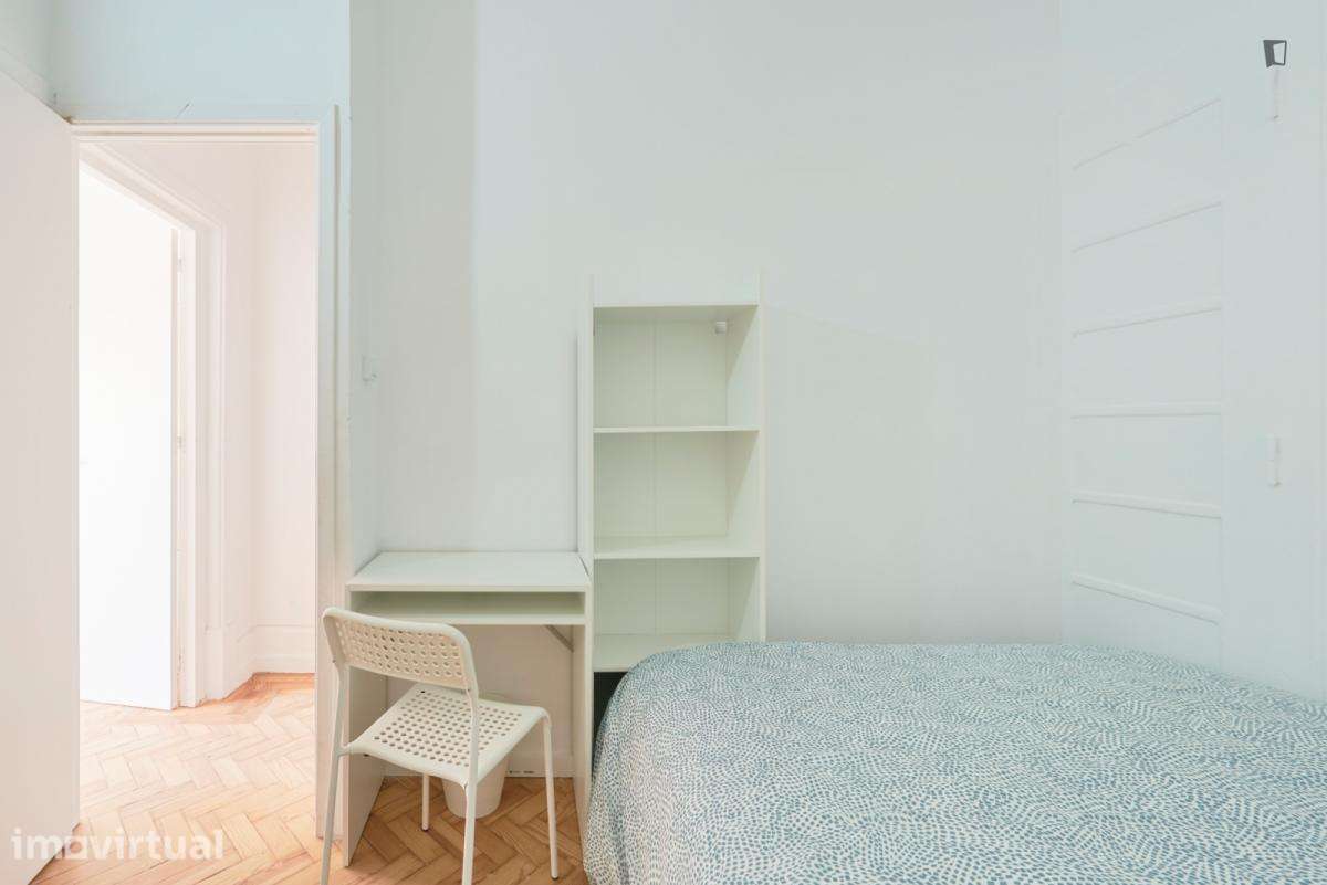 Quarto - localizado em Marquês de Pombal Lisbon - Grande imagem: 3/12
