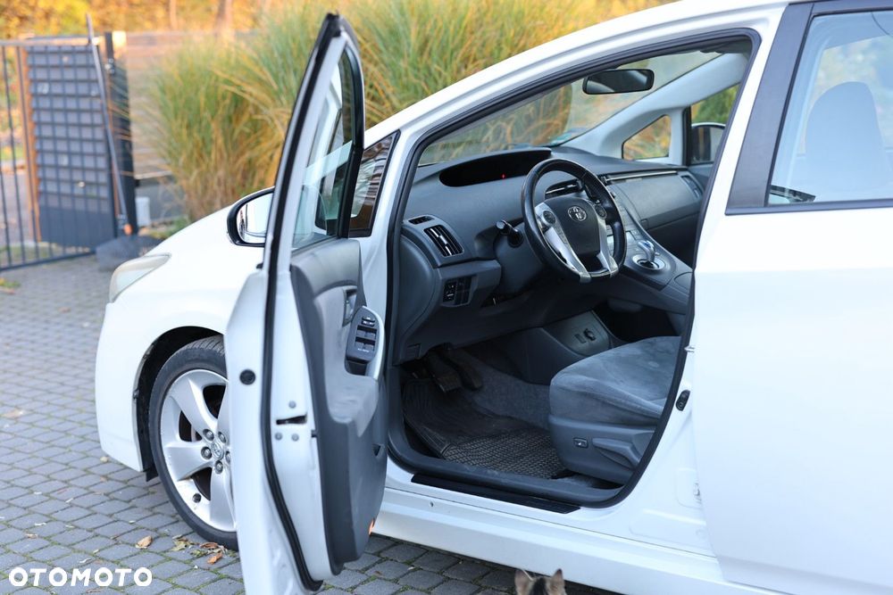 Toyota Prius (Hybrid) Comfort - 4