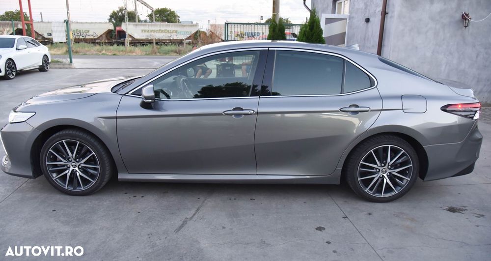 Toyota Camry 2.5 HEV Luxury - 5