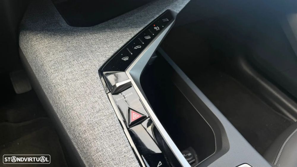 Peugeot 3008 1.2 Hybrid Allure e-DCS6 - 16