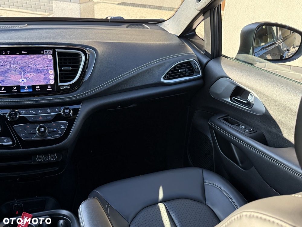 Chrysler Pacifica - 21