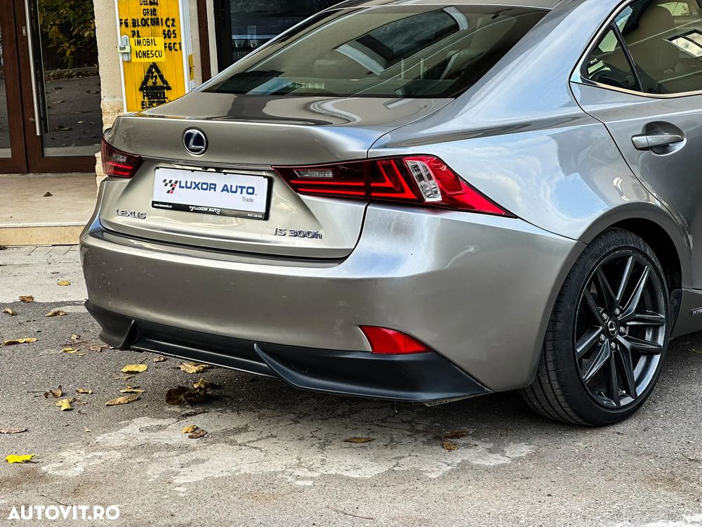 Lexus Seria IS 300h F Sport - 10