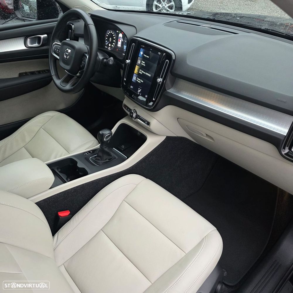Volvo XC 40 1.5 T3 Momentum Tech Edition - 31