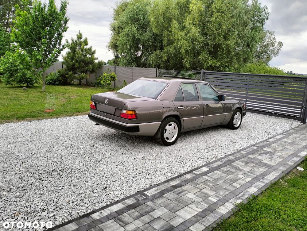 Mercedes-Benz W124 (1984-1993) - 10