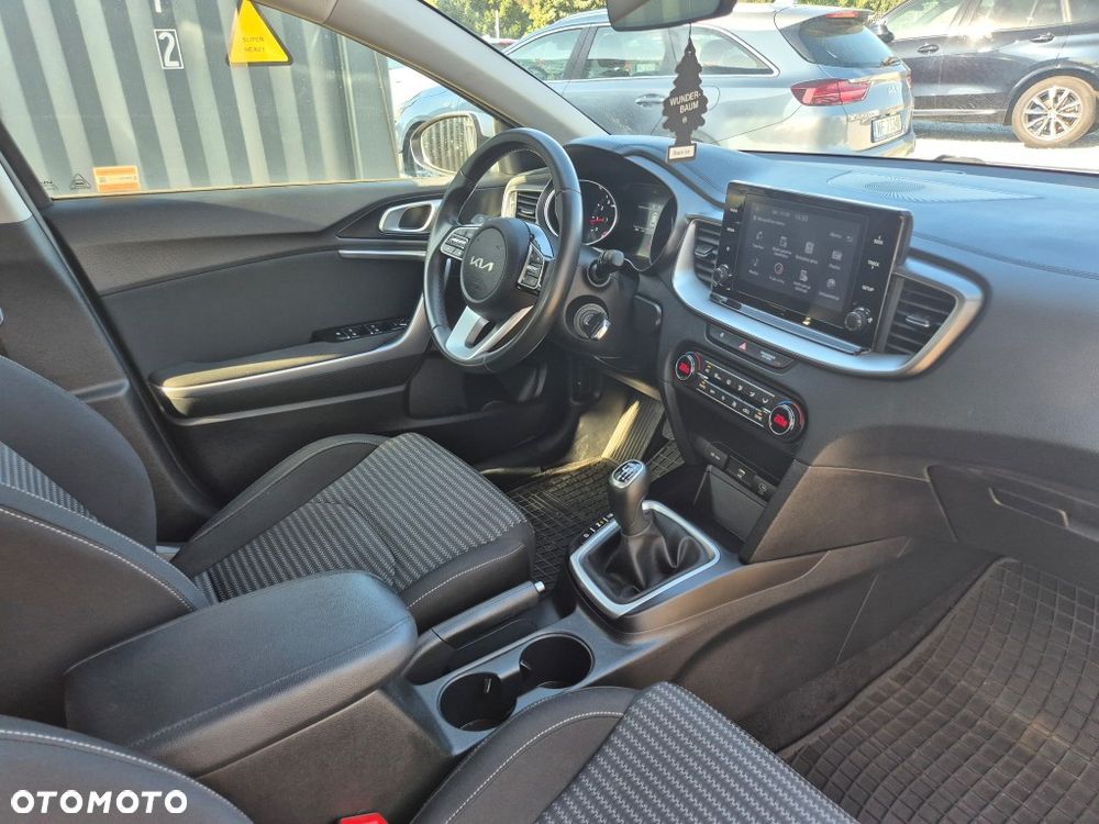 Kia Ceed 1.5 T-GDI M - 19
