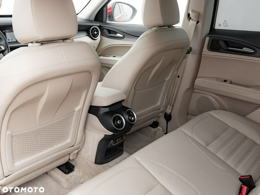 Alfa Romeo Stelvio 2.0 Turbo 6C Villa D'este Q4 - 25