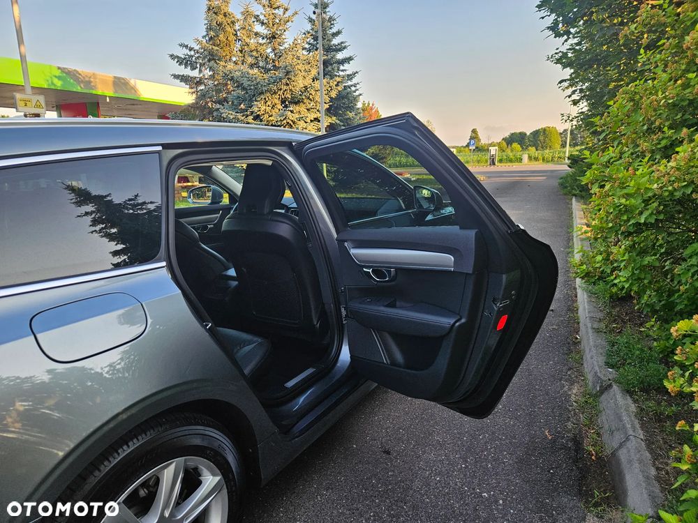 Volvo V90 D3 Geartronic Momentum Pro - 33