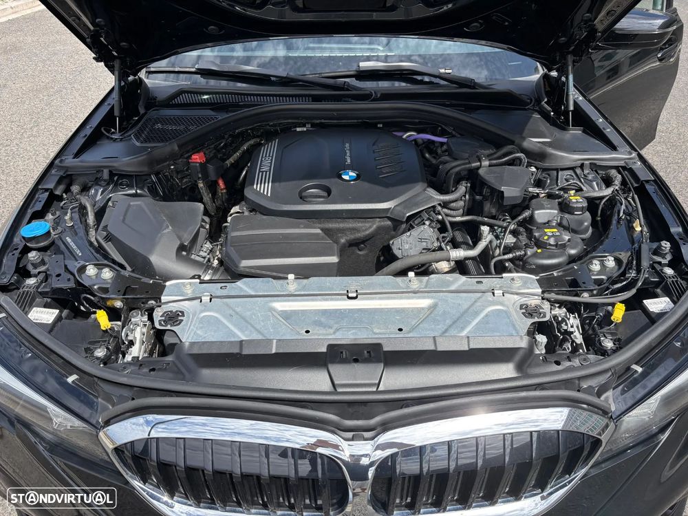 BMW 320 d Pack Desportivo M Auto - 22
