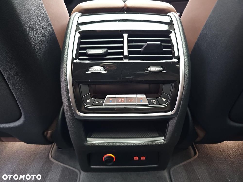 BMW X7 xDrive40d mHEV sport - 27