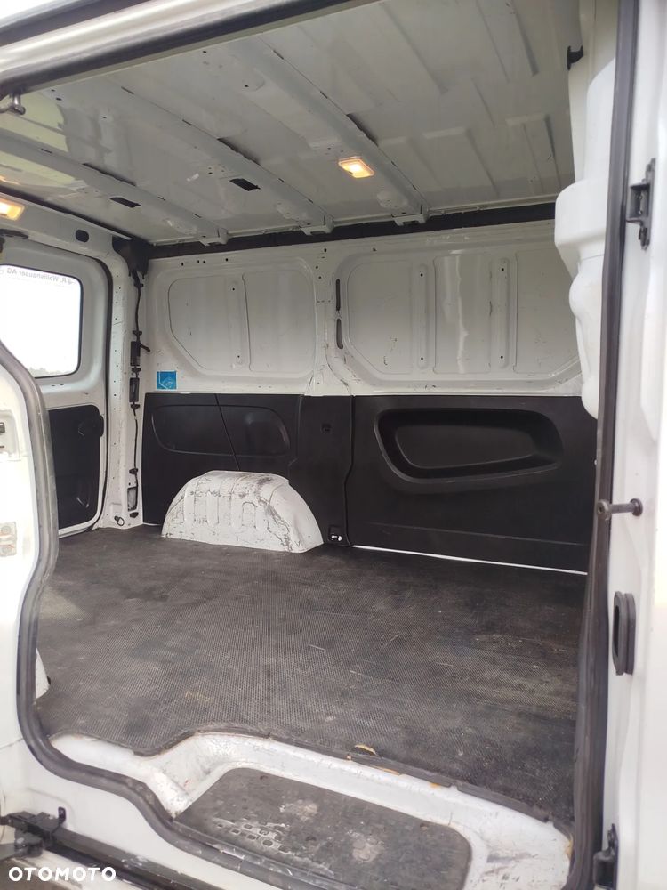 Opel vivaro - 10