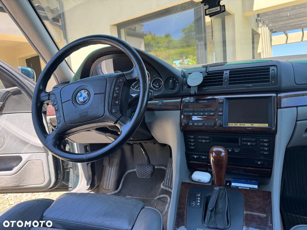 BMW Seria 7 735i L - 9