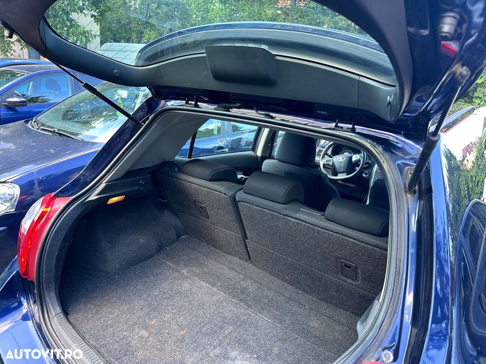 Toyota Auris 1.8 Executive - 14
