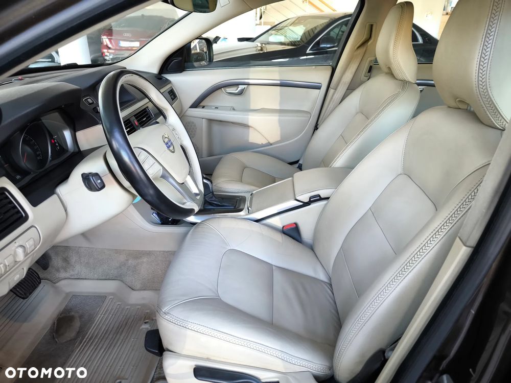 Volvo XC 70 D4 AWD Summum - 9