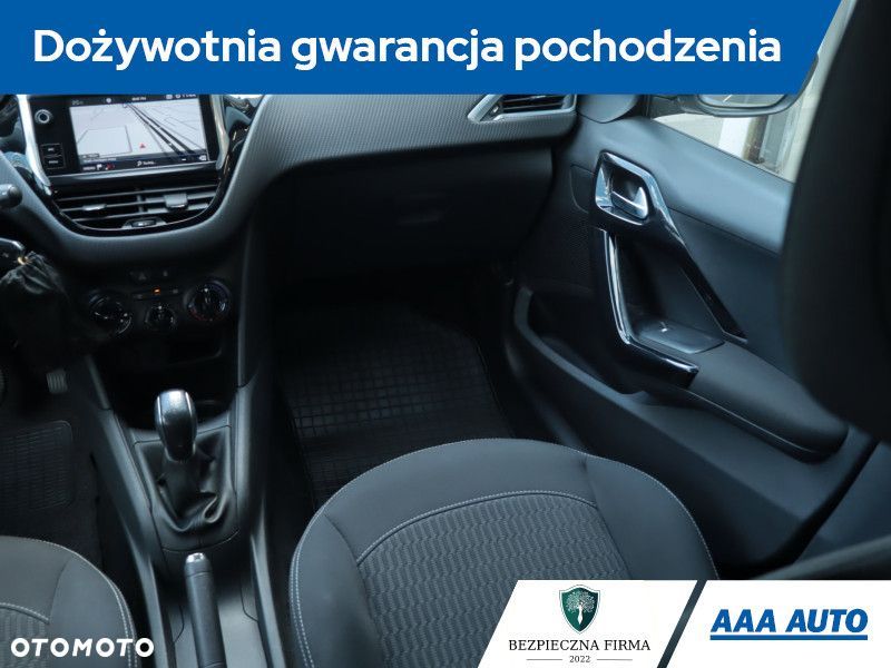 Peugeot 208 - 9