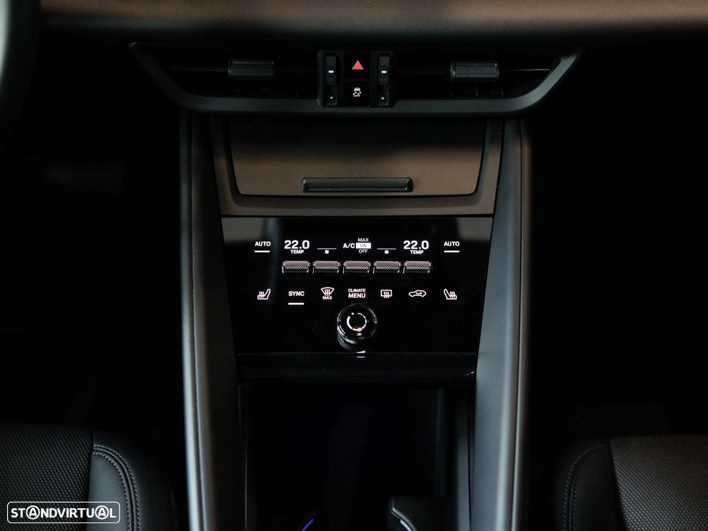 Porsche Macan Electric - 27