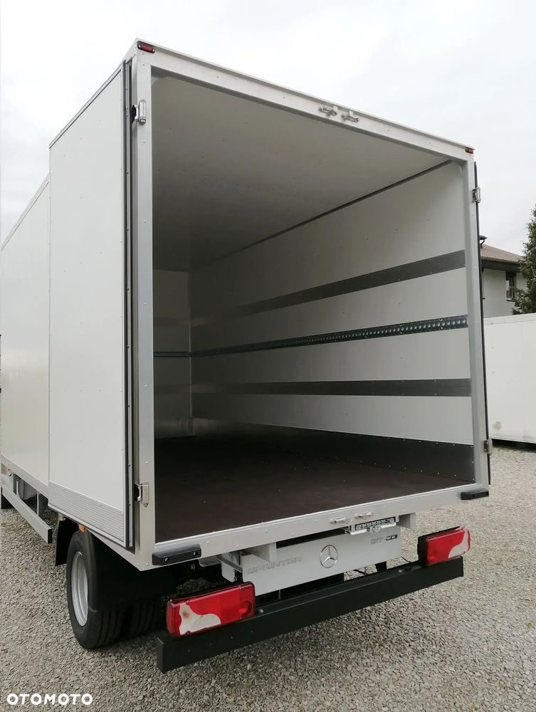 Mercedes-Benz Sprinter - 6