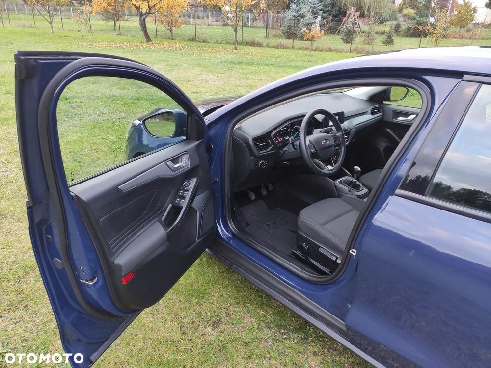 Ford Focus 1.0 EcoBoost Trend Edition - 11