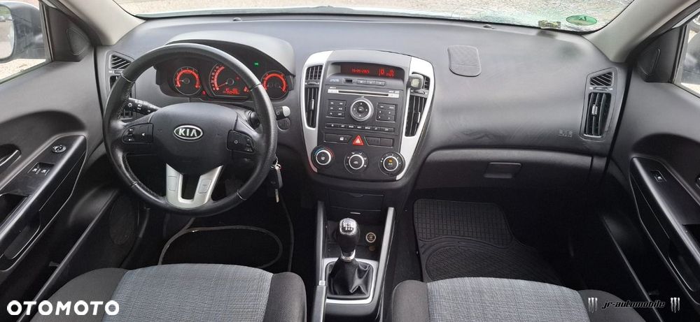 Kia Ceed - 6