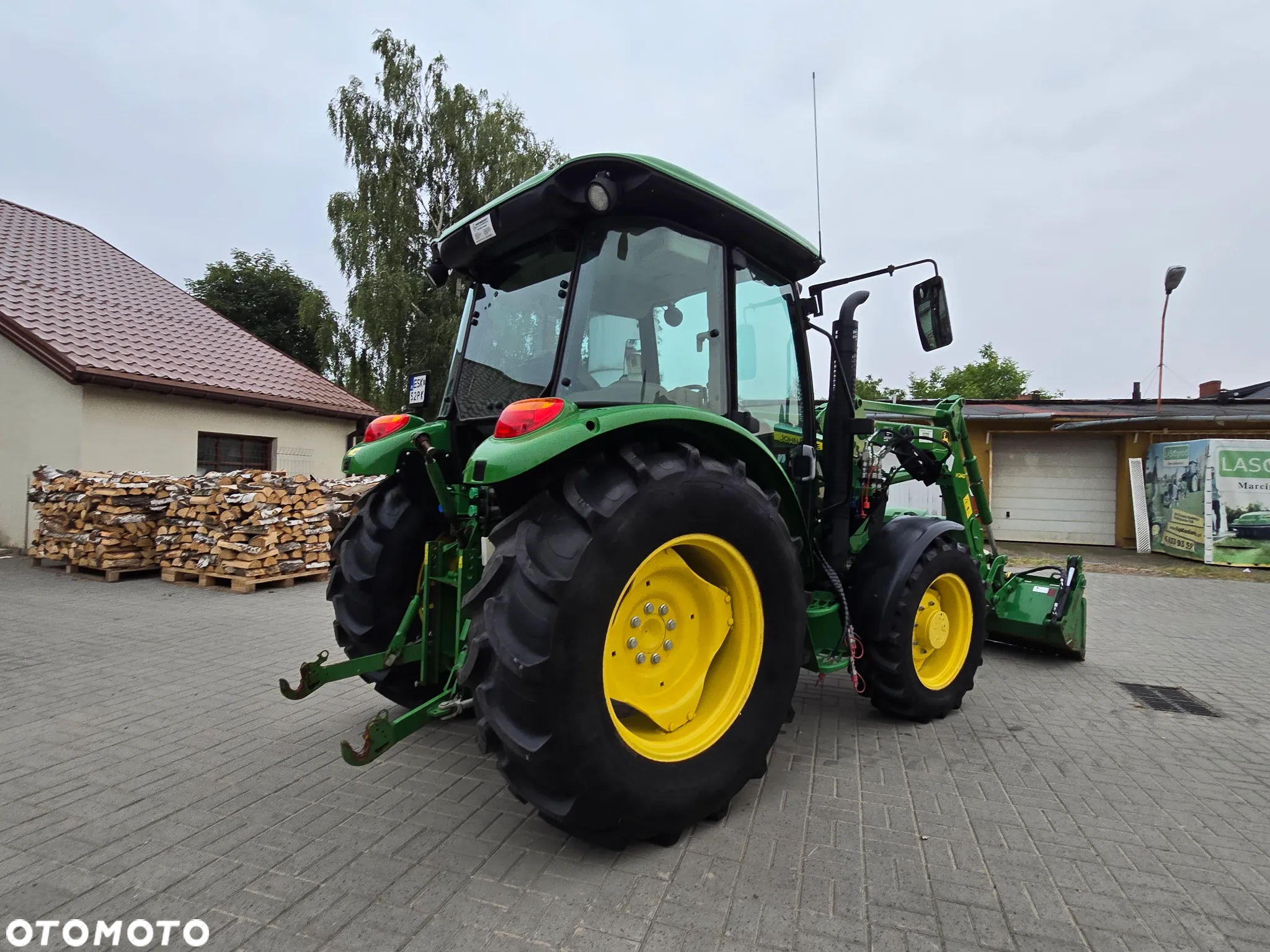 John Deere 5075E - 7
