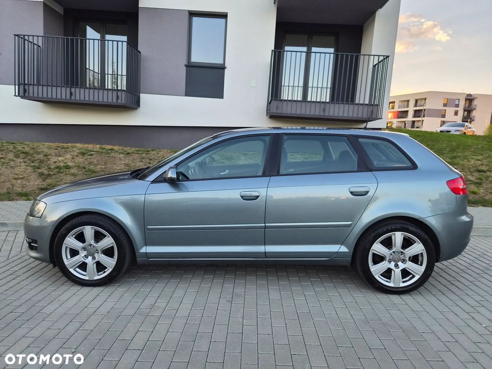 Audi A3 Sportback - 2