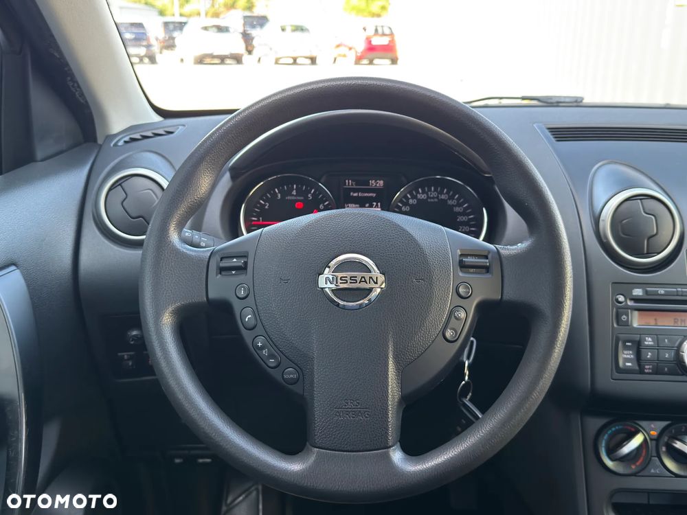 Nissan Qashqai - 25
