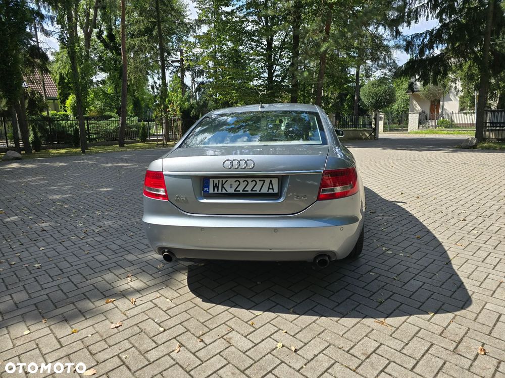 Audi A6 Limousine 2.4 - 12