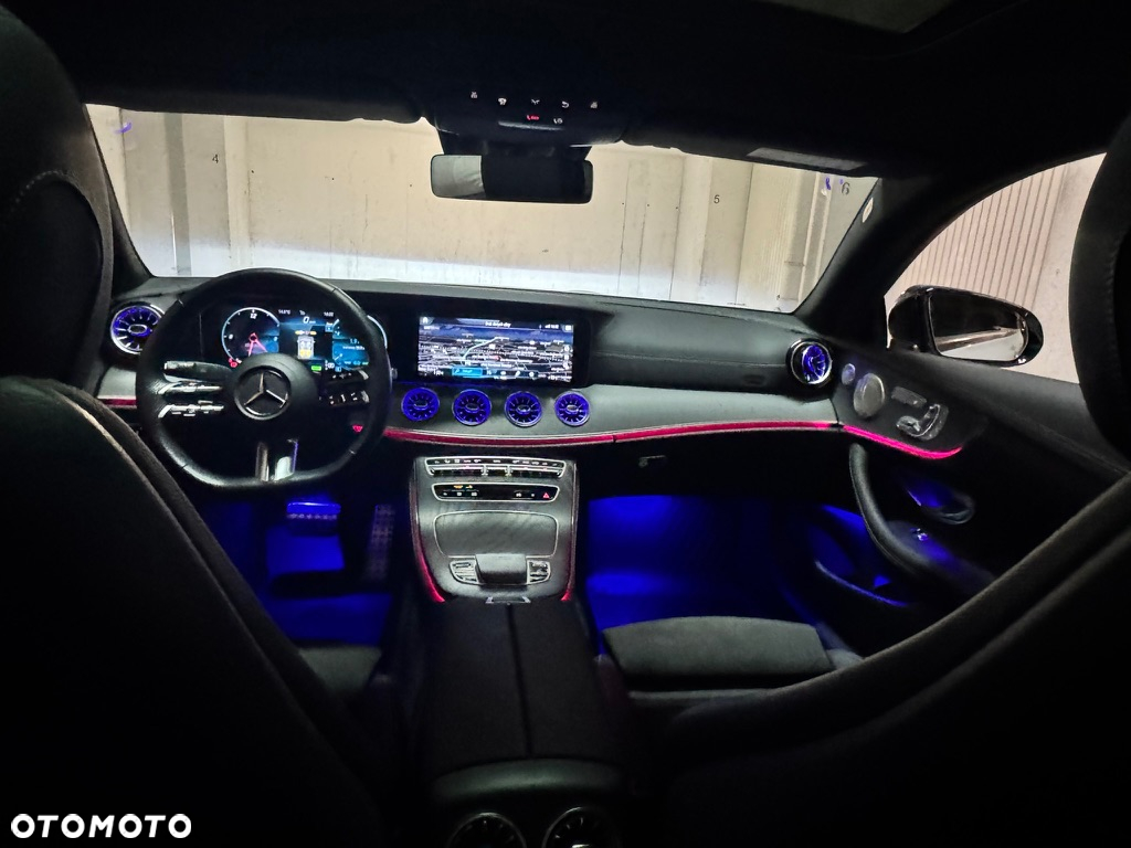 Mercedes-Benz Klasa E 200 Coupe 4-Matic 9G-TRONIC - 11