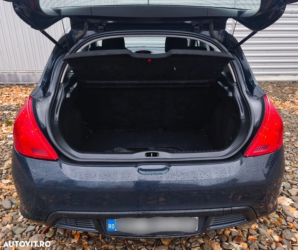 Peugeot 308 1.6HDi Confort Pack - 12