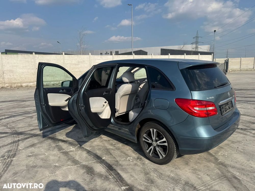 Mercedes-Benz B 180 - 7