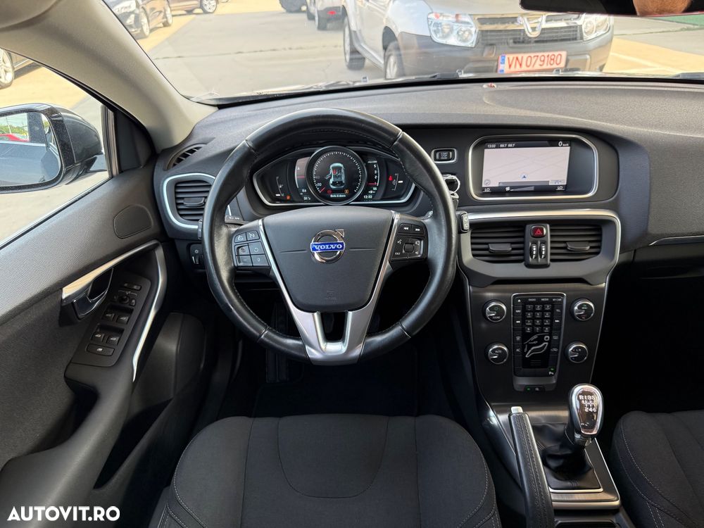 Volvo V40 D2 - 30