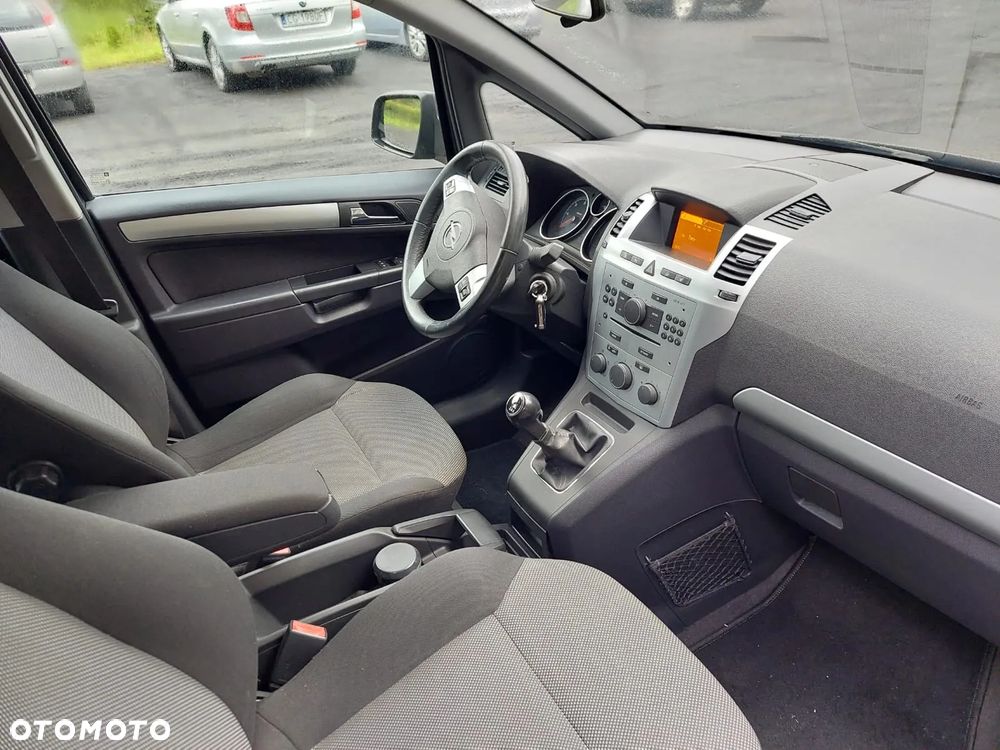 Opel Zafira - 15