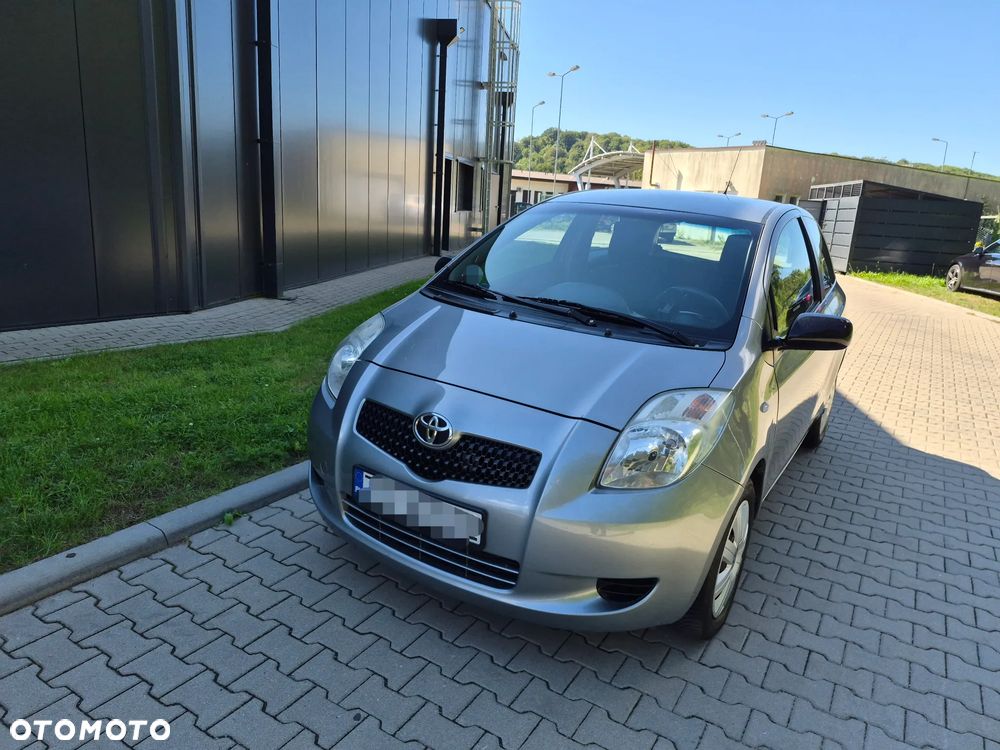 Toyota Yaris 1.0 Luna A/C - 2
