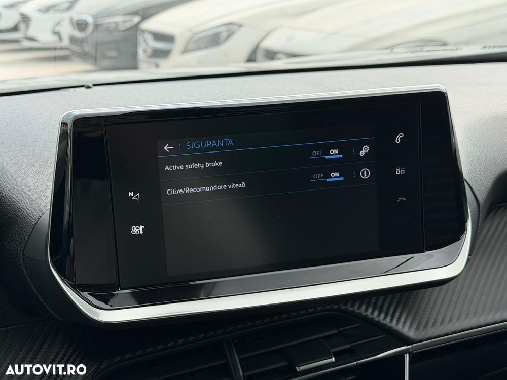 Peugeot 2008 1.2 L PureTech STT EAT8 Allure - 27