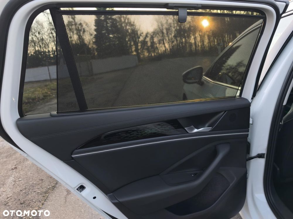 Volkswagen Passat 2.0 TDI SCR DSG Elegance - 18