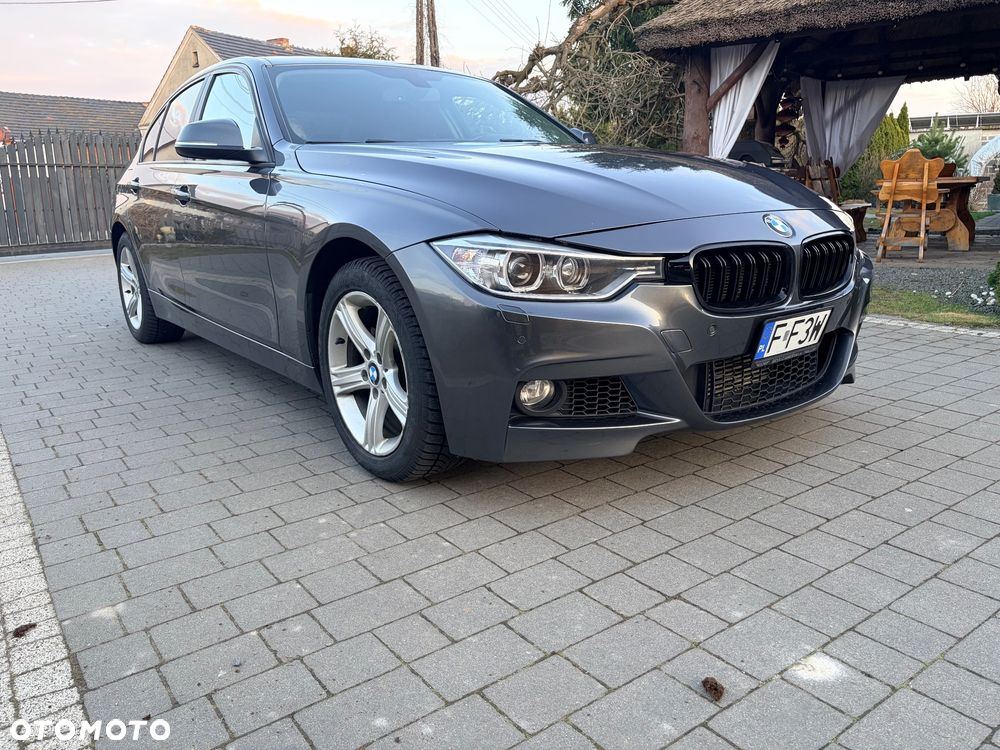 BMW Seria 3 328i xDrive Luxury Line - 3