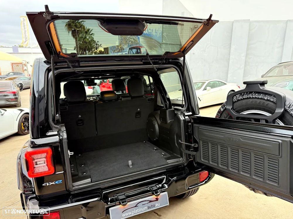 Jeep Wrangler Unlimited - 38