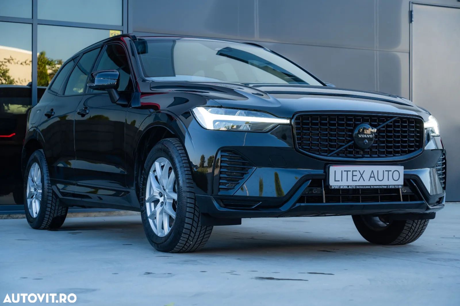 Volvo XC 60 B5 B AWD Plus Black Edition - 1