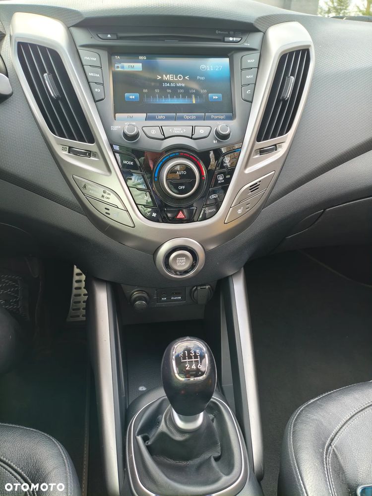 Hyundai Veloster 1.6 Premium - 24