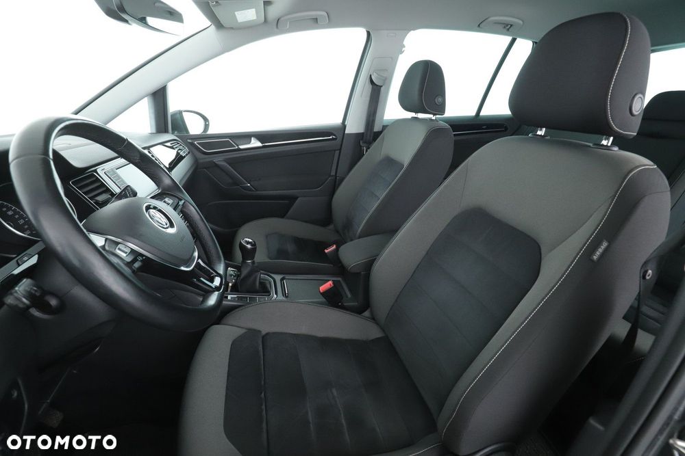 Volkswagen Golf - 21